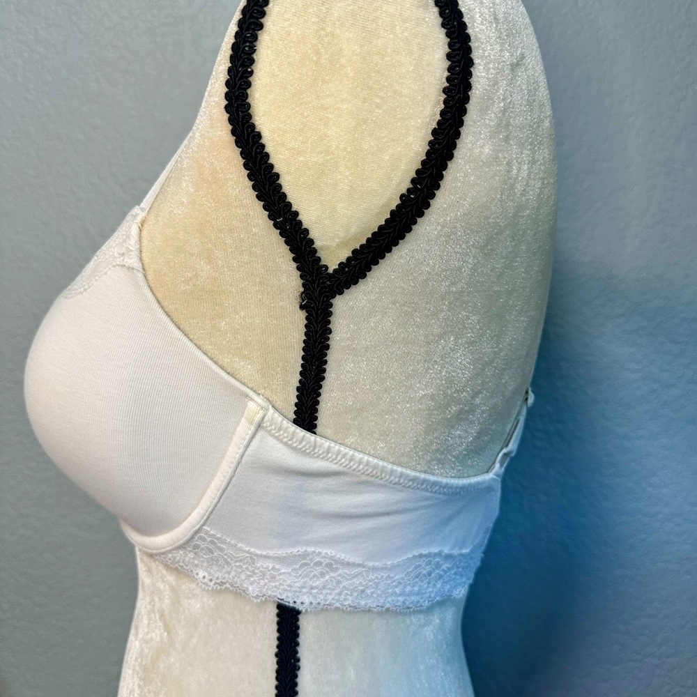 Ambrielle White Lace Bra - Picture 7 of 9